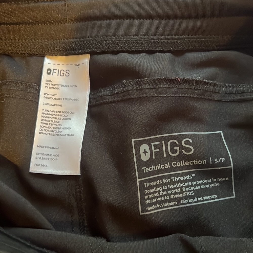 Figs Kate Cargo Scrub Pants In Black & Petite Length Gem